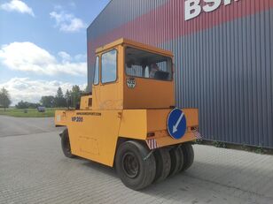 轮胎式压路机 STAVOSTROJ VP 200