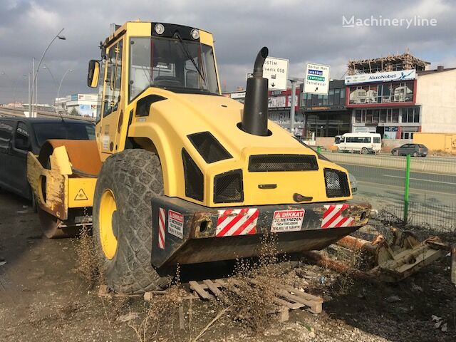 单滚筒夯土机 BOMAG BW213D-4