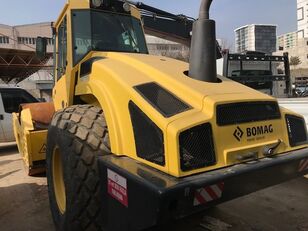 单滚筒夯土机 BOMAG BW216D-4
