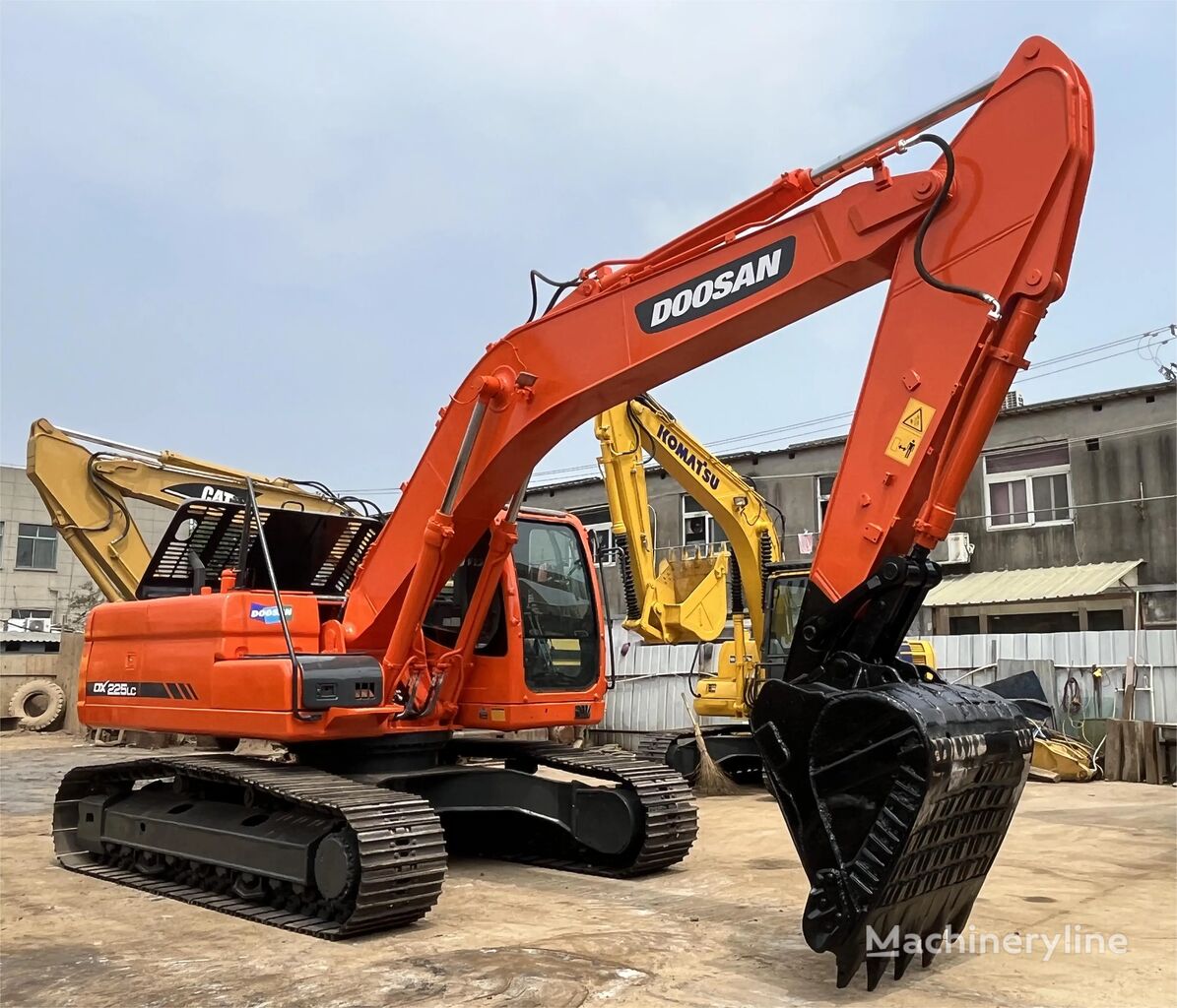 新履带式挖掘机 Doosan Dx225LC